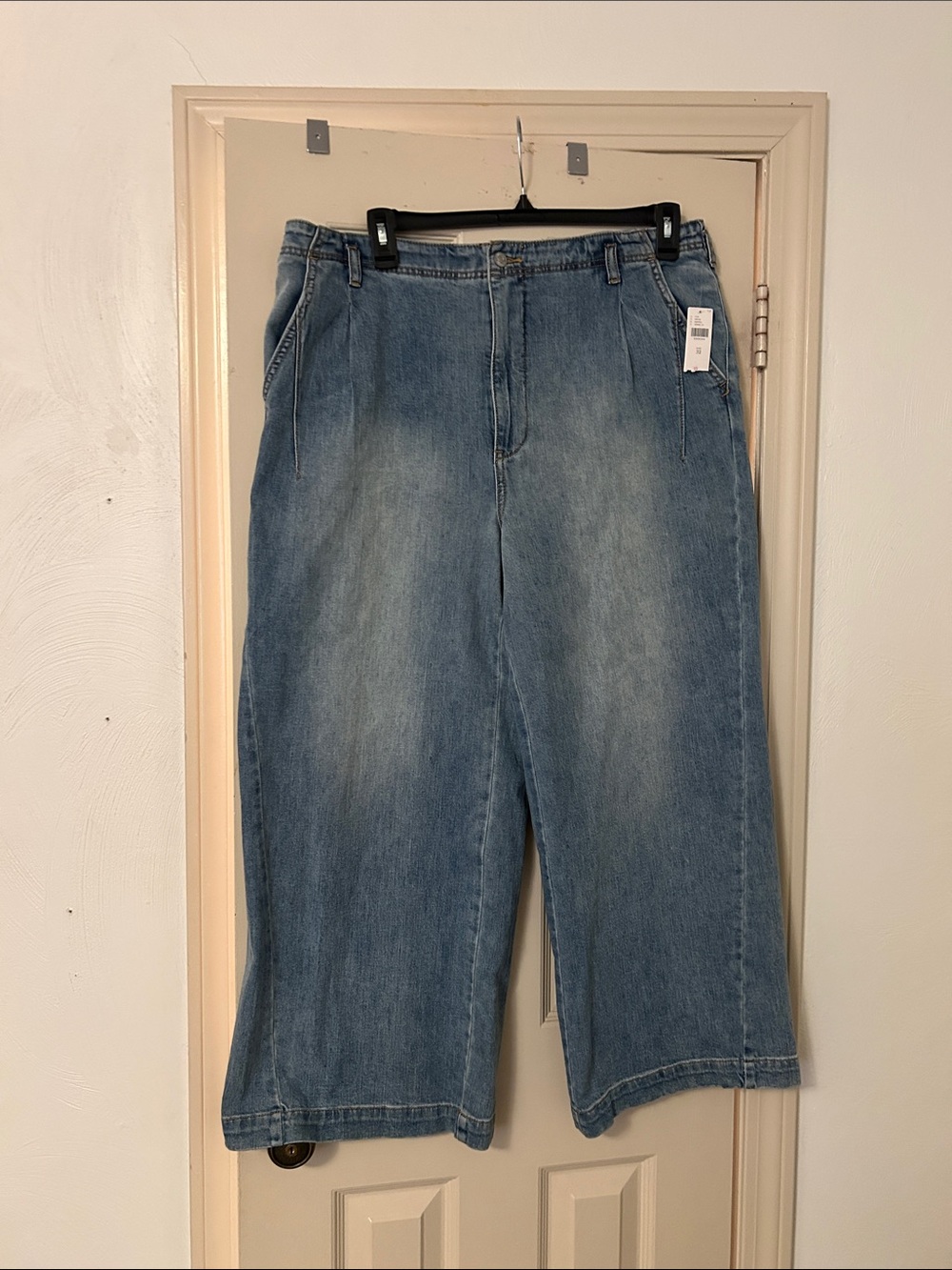 Anthropologie Women's Relaxed Wide-Leg Jeans in Light Blue Denim